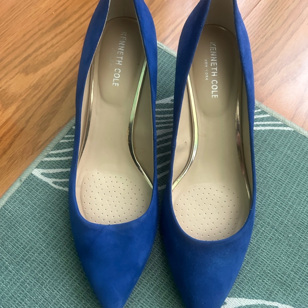 Kenneth Cole Royal Blue Suede Pointed Toe Pumps